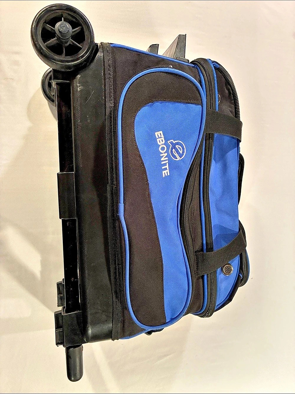 Bonzite Rolling 2 Ball Bowling Ball Bag in Blue & Black.